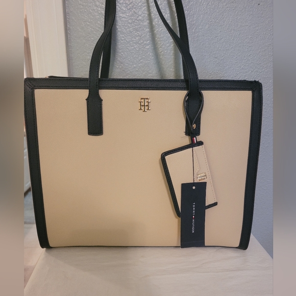 Tommy Hilfiger Tote - Picture 4 of 16